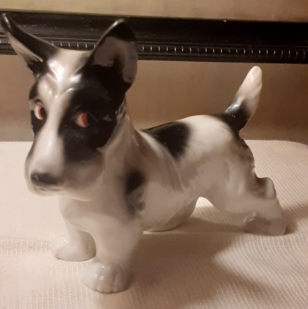c1918 SCOTTISH TERRIER By  Erphila  Pottery ~  Germany Early Works